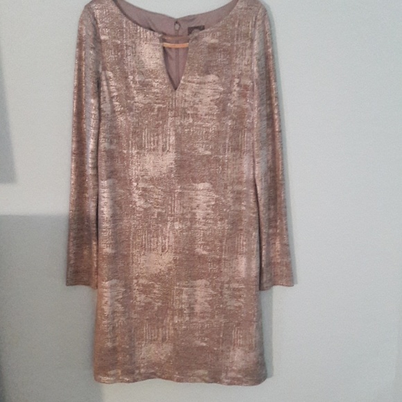 Vince Camuto Dresses & Skirts - Vince Camuto Dress with Keyhole